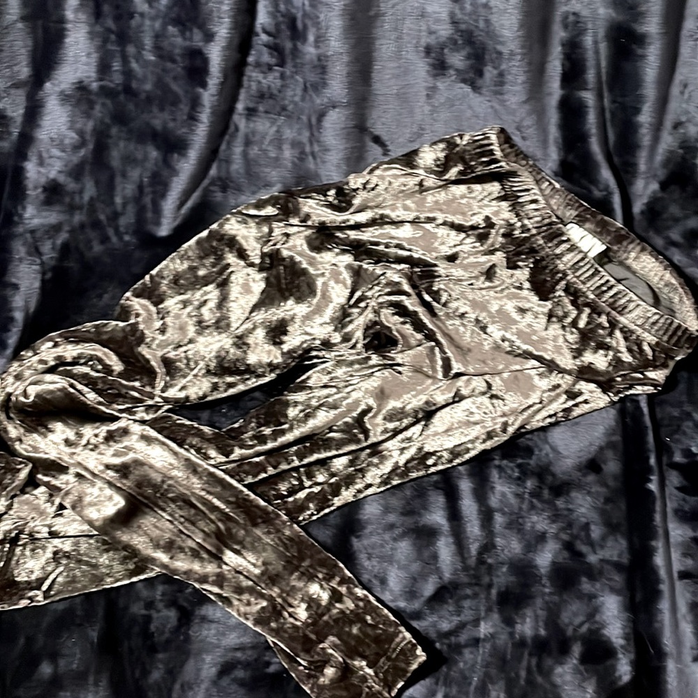 Silver crushed velvet high-waisted DKNY leggings